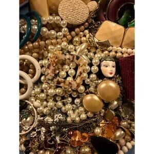 2 LBS Broken Faux Pearl Costume Jewelry Lot Beige Craft Vintage LB